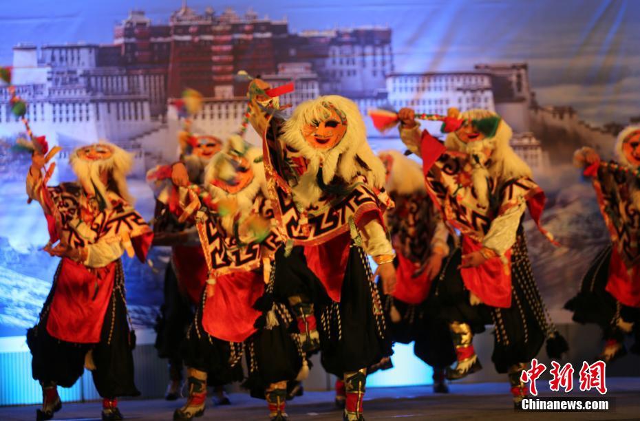 장극[藏戲, 장족(藏族) 전통극] 공연