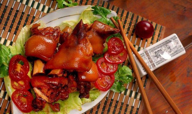 맛도 좋고 영양도 좋은 ‘중국식 매운 족발’! 피부 미용에도 그만