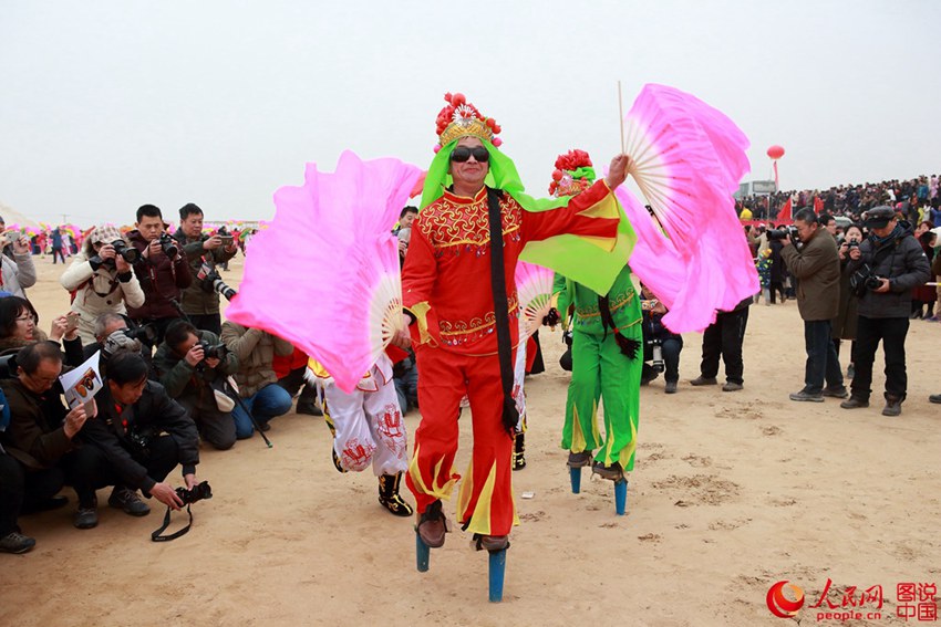 중국 서부 황토고원의 이색 민속놀이: 산베이 앙가(秧歌)