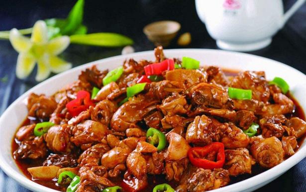 중국 신장의 명요리 ‘다판지(大盤雞)’: 맛&가격 모두 일품!