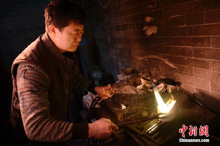 2천 년 역사를 자랑하는 중국 몽고상감(蒙鑲) 기예