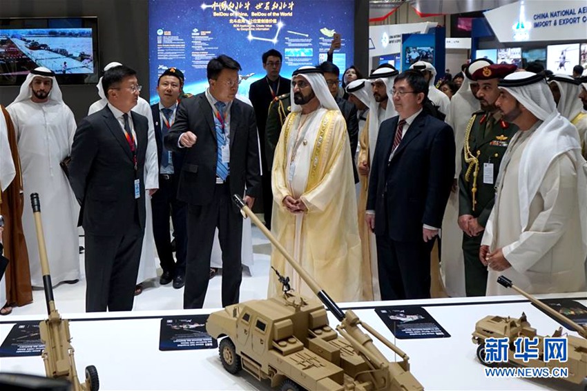 2월 19일 아랍에미리트 아부다비, UAE 부통령 겸 총리이자 두바이 국왕인 셰이크 모하메드 빈 라시드 알 막툼(가운데)이 중국북방공업공사(中國北方工業公司, China North Industries Corp.) 전시관을 찾았다.
