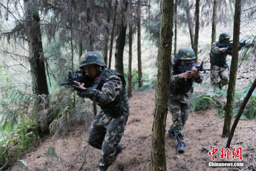 중국 무장경찰 비제지대, ‘악마’의 극기 훈련