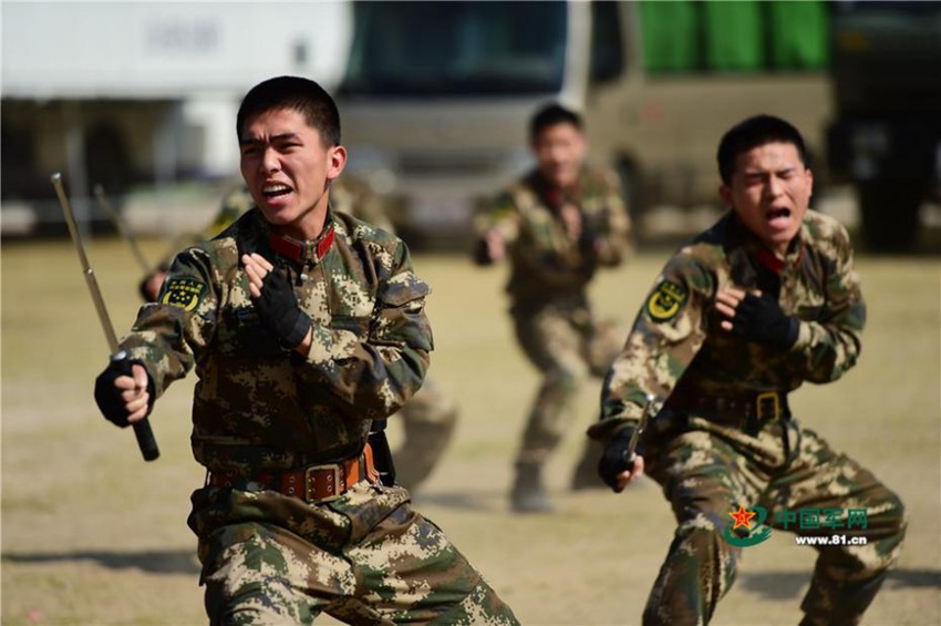중국 무장경찰의 ‘특별 격투기’, 적 제압은 포인트!