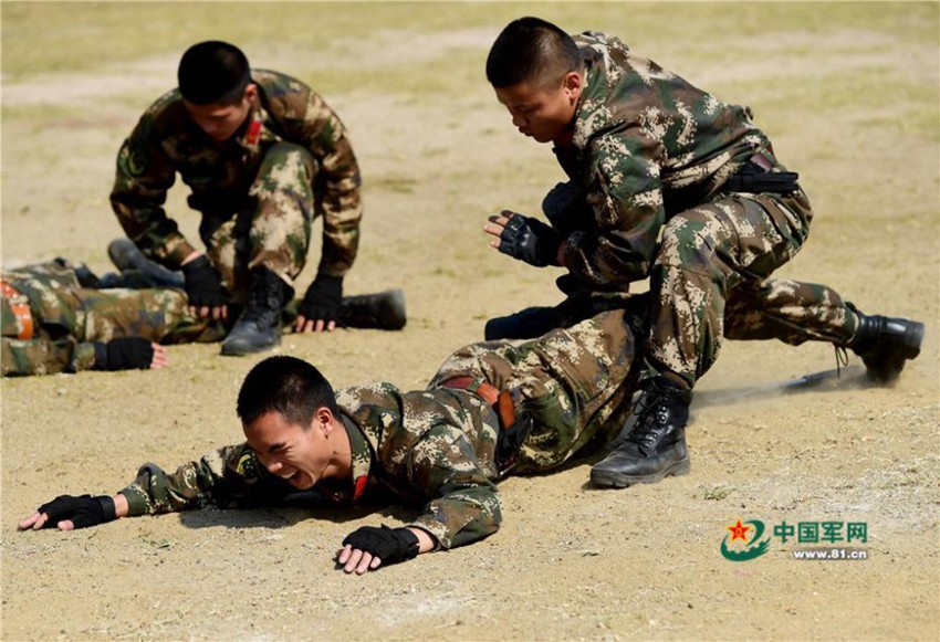 중국 무장경찰의 ‘특별 격투기’, 적 제압은 포인트!