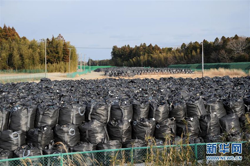 일본 후쿠시마의 ‘무인구’ 탐방… 버려진 민가와 가게, 곳곳에 자라난 야생풀