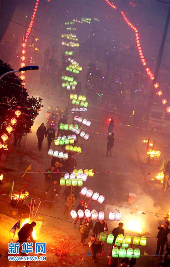 후난 헝양: 화려한 등불 축제 ‘화등절’ 탐방, 새해 복 기원하는 행사
