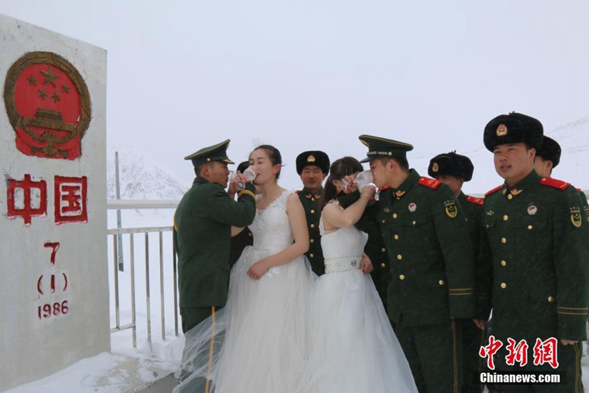 중국 신장 해발 5100m 국경선의 합동결혼식, 최전방 부대
