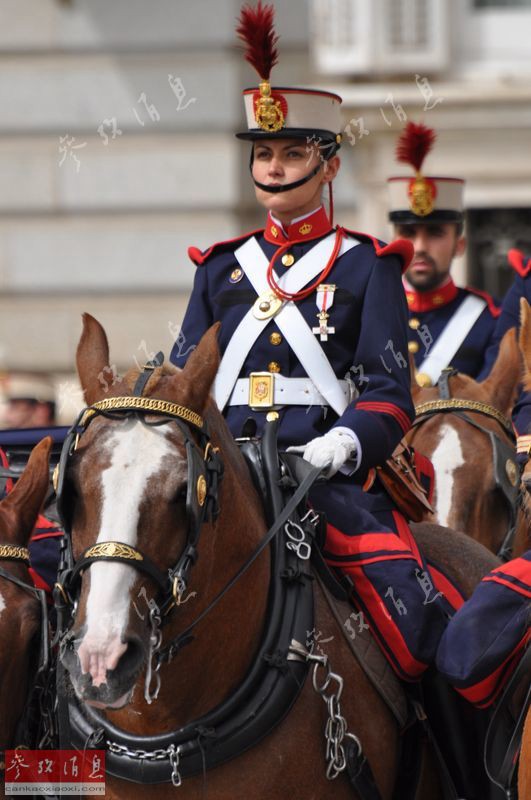 세상에서 가장 아름다운 제복은 군복, 각국의 여군 사진 모음