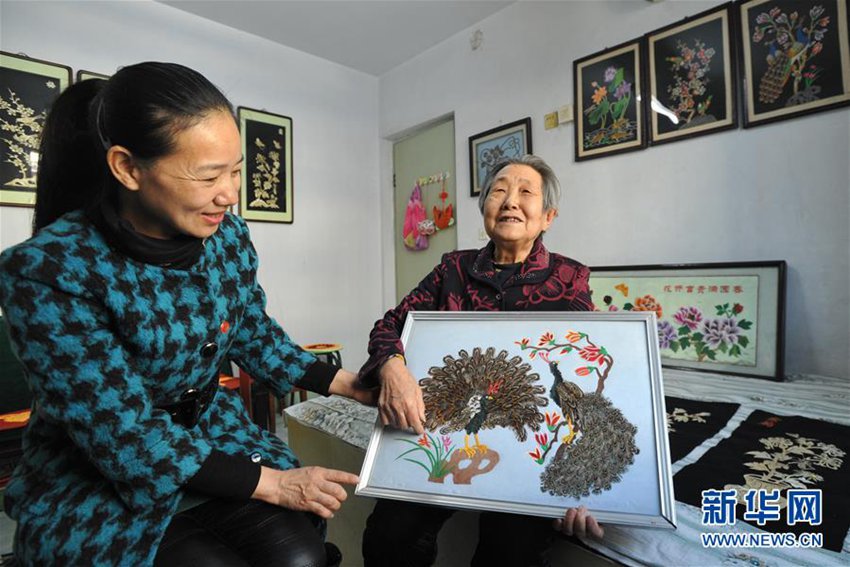 중국 허베이 80세 할머니의 예술, 헝겊 닭털을 예술로 승화