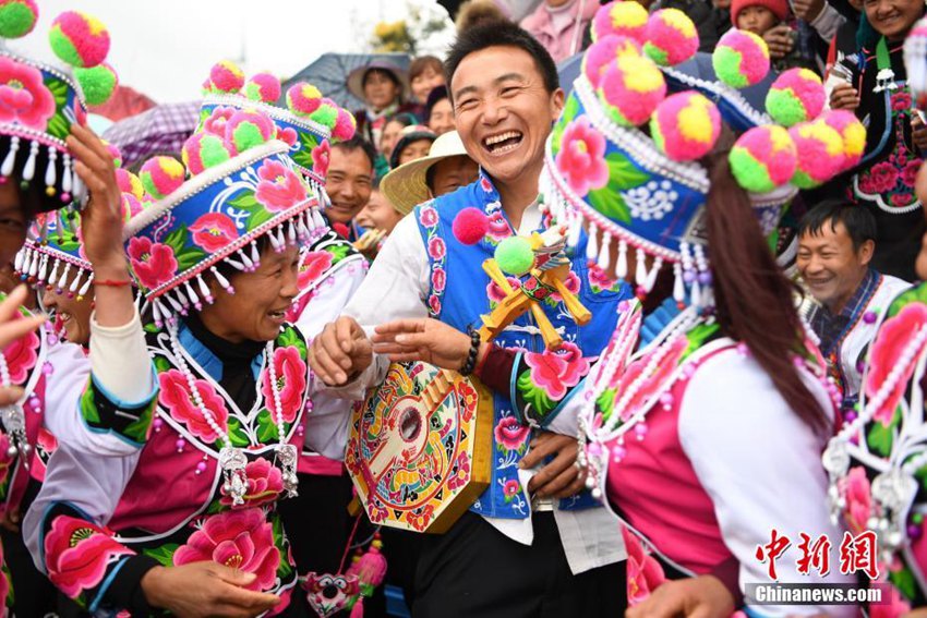 윈난 300년 전통이 내려온 톈펑산 가요제, 소수민족 축제의 장
