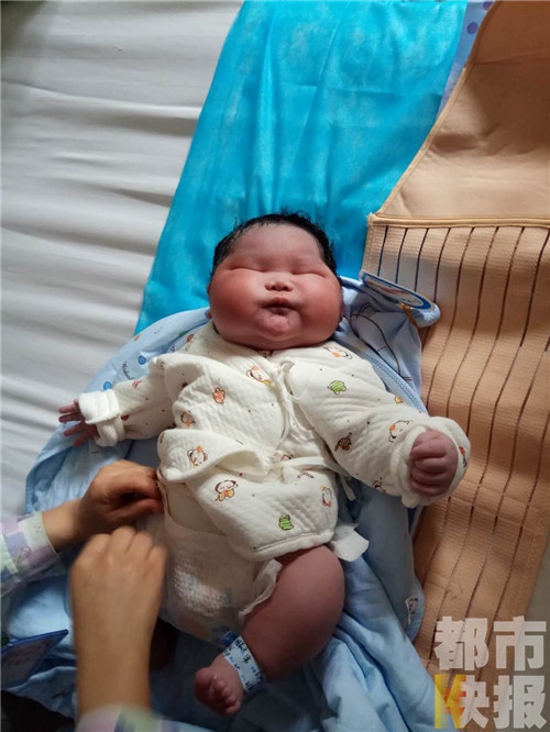 중국 시안 35세 산모… 7.2㎏짜리 ‘우량아’ 출산!