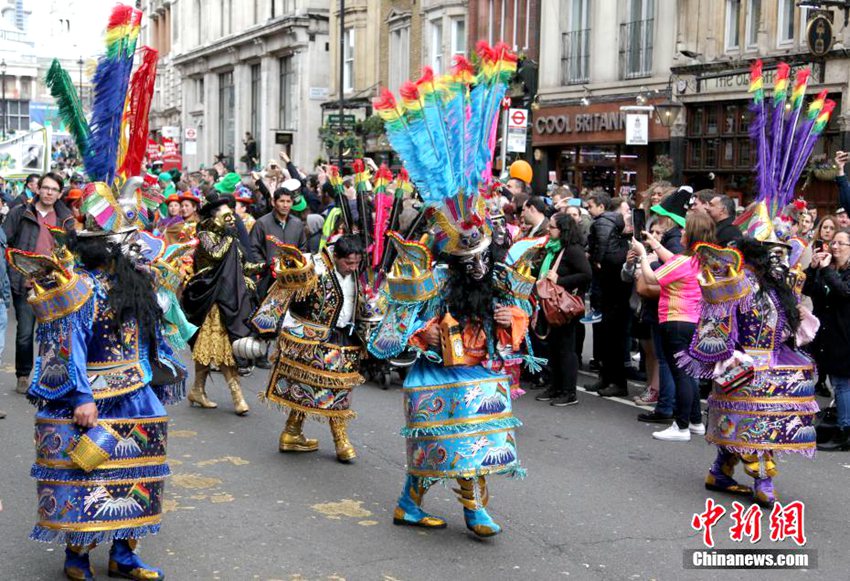 런던서 개최된 ‘세인트 패트릭 데이’ 축제: 아일랜드의 국경일