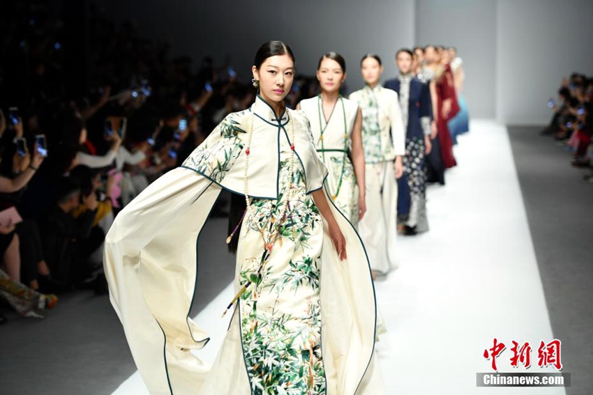 중국 선전 패션위크, 동방의 아름다움 표현한 전통 복식 문화 인기