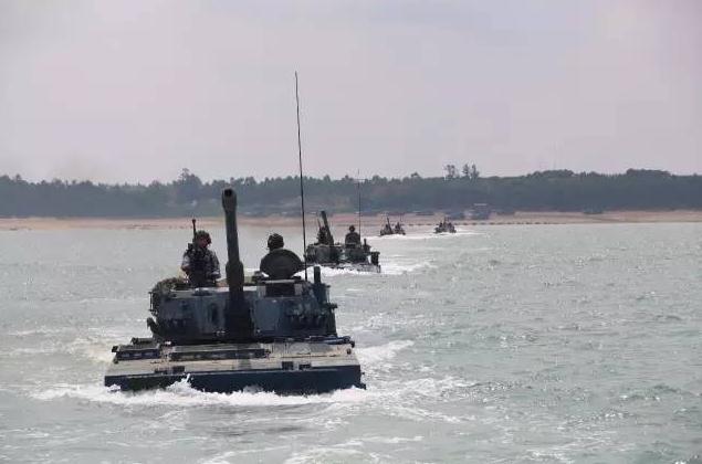 용맹하고 늠름한 중국 해군 육전대의 모습: 악으로! 깡으로!