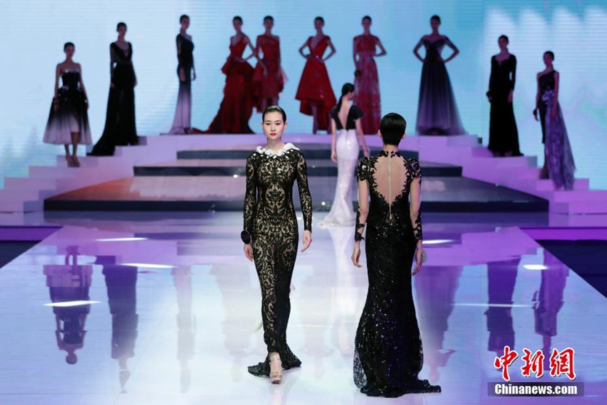 중국 슈퍼모델 선발전 결선 베이징서 개최, 진선미 가리는 치열한 각축