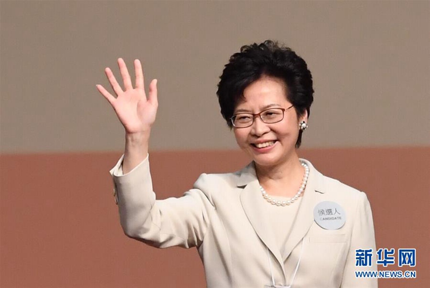 홍콩 최초의 여성 행정장관 탄생, 압도적으로 승리한 ‘캐리 람’