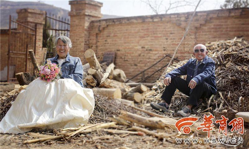중국 산시 84세 노년 부부의 낭만 넘치는 웨딩사진