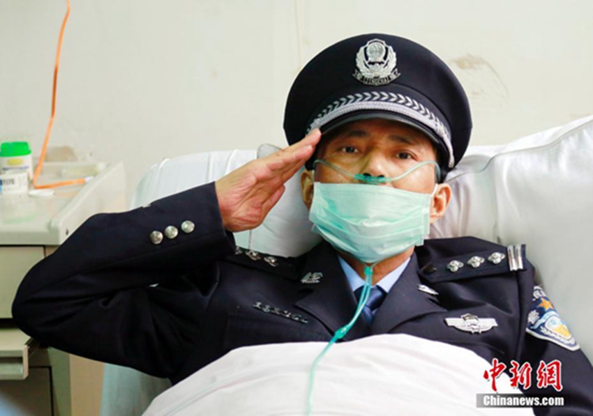 암 걸린 중국 저장 경찰의 6년… 일생을 경찰로 살다 간다
