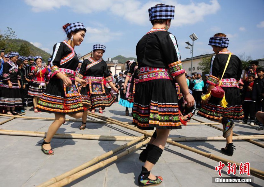 구이저우 포의족들의 전통 명절 ‘삼월삼’, 감사와 기원 표해
