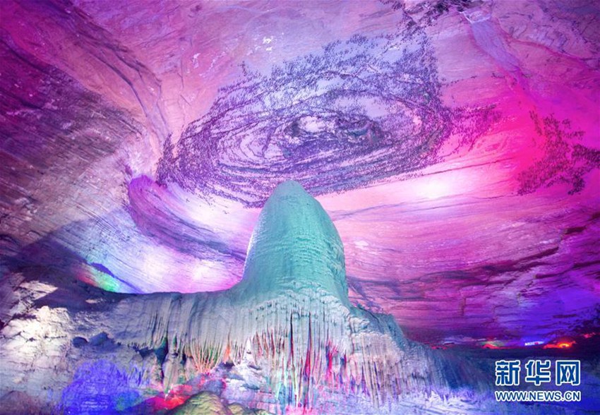 장시(江西, 강서)성 펑쩌(彭澤)현 ‘룽궁둥(龍宮洞) 동굴’의 내부 모습