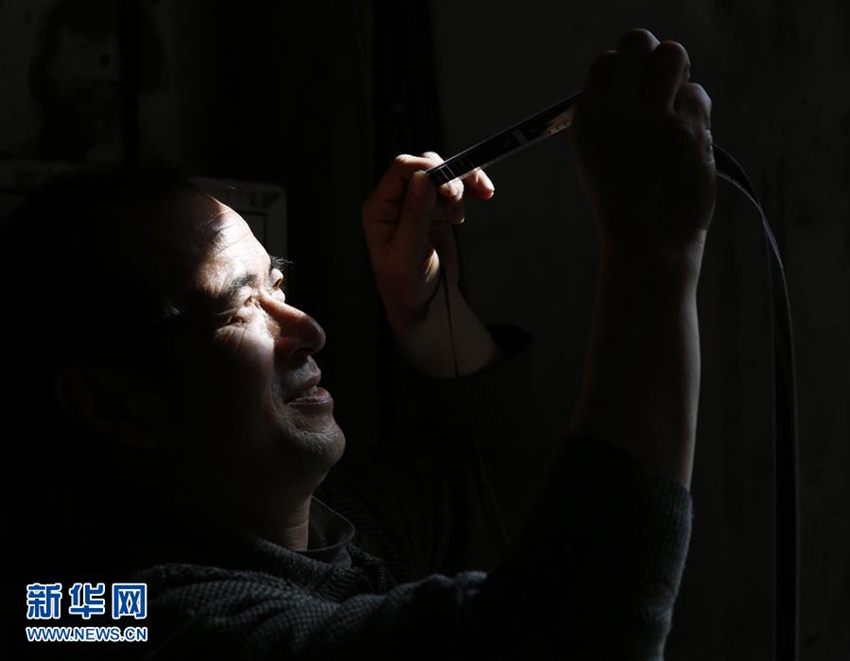 쓰촨 父子의 ‘이동식 영화관’, 변두리 산간마을에 전달한 따뜻한 20년
