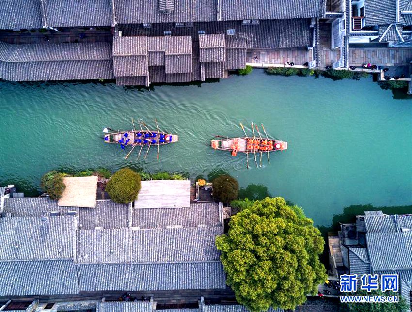 중국 장난 물의 고장 ‘우전’서 펼쳐진 ‘타바이촨’, 명절 물로 즐긴다