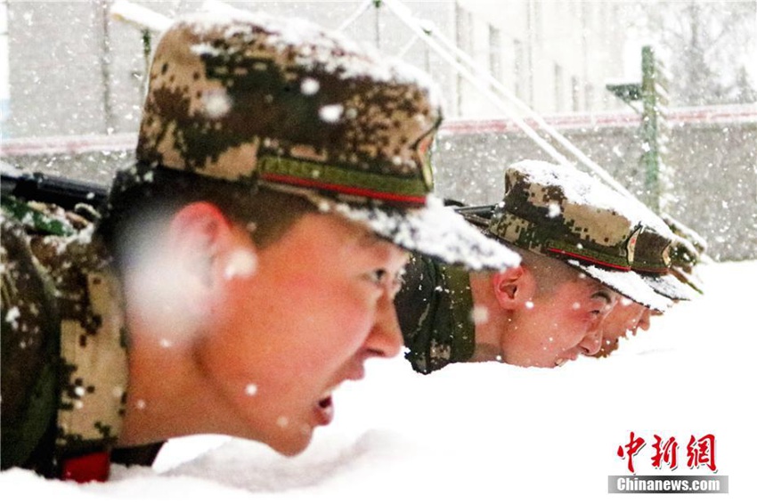 4월에 내리는 봄눈, 간쑤 무장경찰의 눈밭 훈련 현장 공개