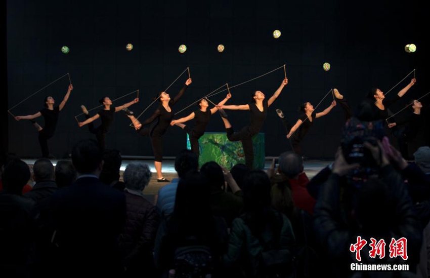 중국 서커스단 ‘개방일’ 행사 베이징서 개최, 中 서커스의 비밀 