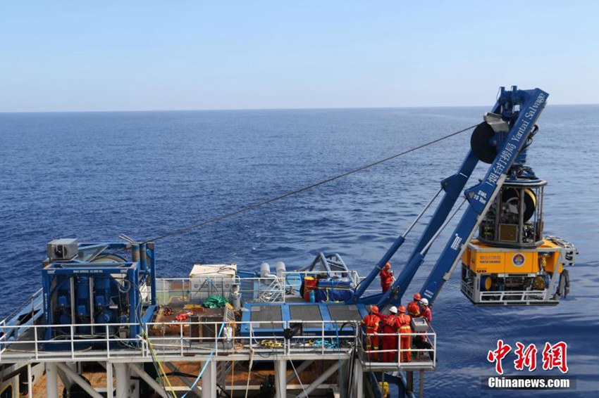 중국 3000m급 잠수로봇 등장, 남중국해서 테스트 임무 완수