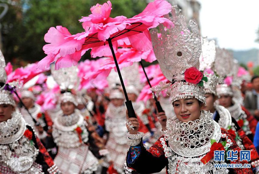 중국 구이저우 타이장: 묘족 사람들의 전통 ‘자매절’ 행사