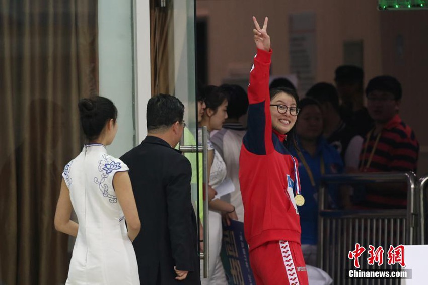 2017 중국 수영 챔피언 결정전, 푸위안후이 배영 100m 중국 신기록 달성