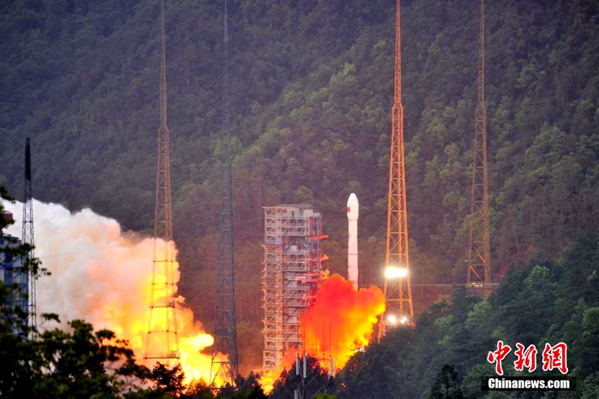 중국 최첨단 통신위성 ‘스젠’ 13호 발사 성공, ‘우주 공유기’