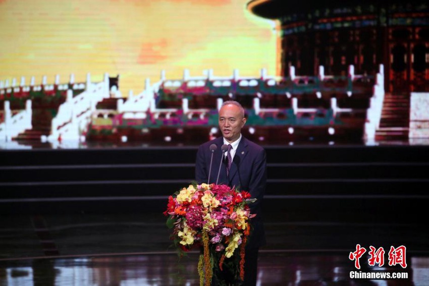 제7회 베이징 국제영화제 개막, 레드카펫 밟은 린즈링 유역비 자오리잉…