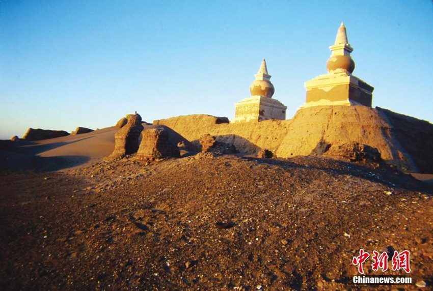 네이멍구 사막 지대: 1100년 전 버려진 성, 그 성을 지키는 사람