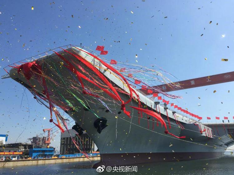 중국 최초의 자체 제작 항공모함 진수식 다롄서 개최