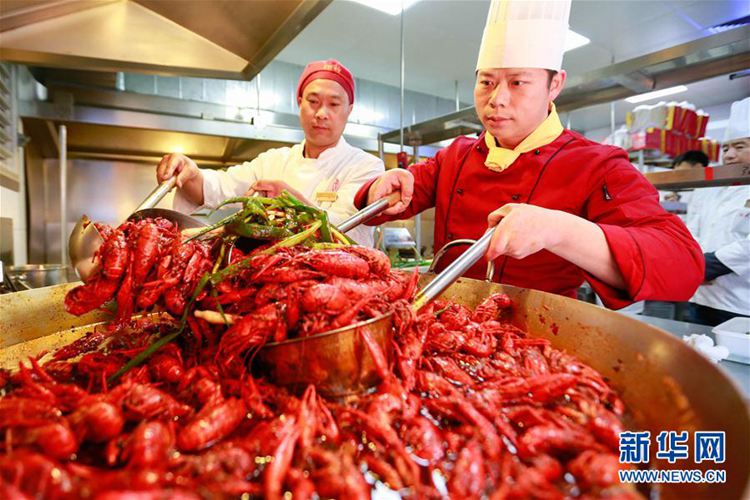 ‘중국 가재의 고향’ 장쑤 쉬이, 4월 들어 신선한 가재 시장점유율 쑥쑥