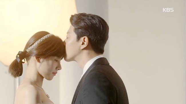 이동건♡조윤희 결혼 발표, 벌써 예비부모로 거듭! 둘의 과거 꿀잼 케미 순간 포착