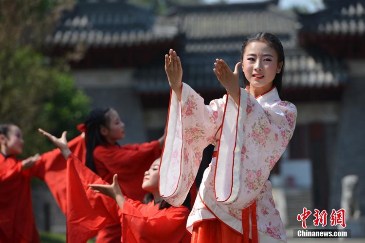중국 산시 장건 기념관, 미녀 학생들 멋진 공연 펼쳐