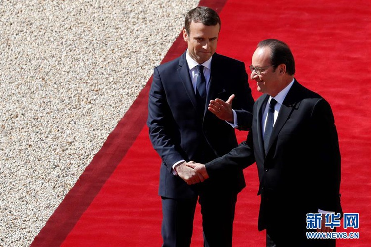 프랑스 대통령 위임식, 엘리제 궁전 찾은 에마뉘엘 마크롱 대통령