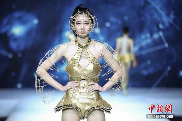 2017 중국 국제 대학생 패션위크, 런웨이 장식한 졸업생들의 작품