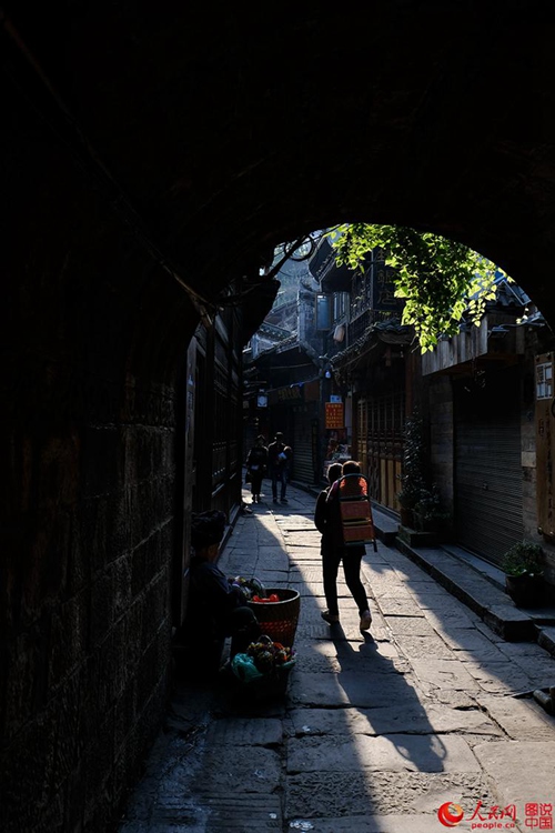 중국 후난 봉황고성, 초여름의 아름다운 경치에 반하다