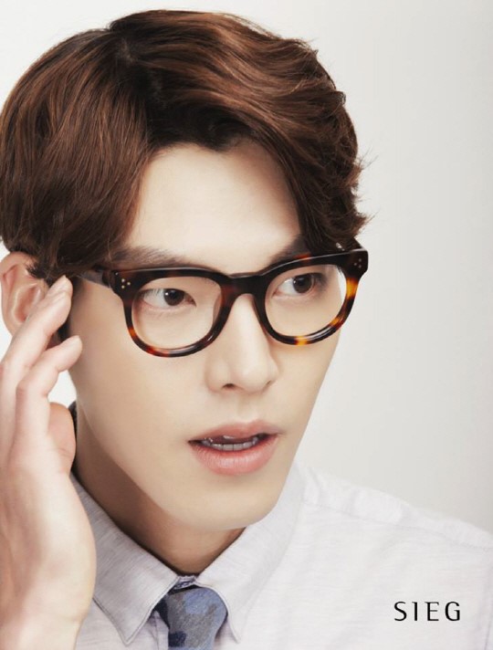 인기 중드 ‘환락송2’ 차오신 안경 벗고 여신 등극! 방탄소년단 김우빈 전지현 판빙빙 등 안경으로 카리스마 넘치는 스타들 총집합