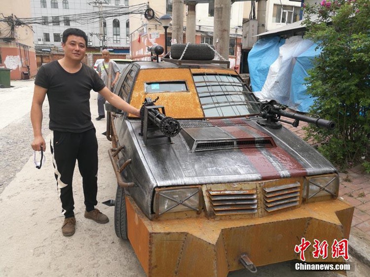 중국 지린 남성이 만든 ‘장갑 전차’, 기관총 로켓포 장착