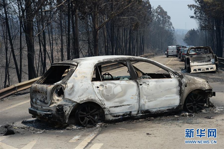 포르투갈 산불로 최소 62명 사망, ‘국가 애도 기간’ 선포