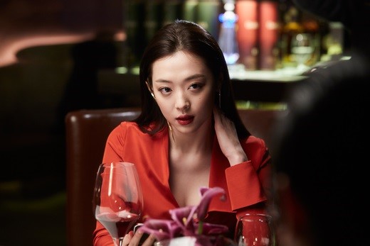청불 판정 영화 ‘리얼’, 설리 대역 없어… 김수현 ‘아이유+수지’ 직접 캐스팅