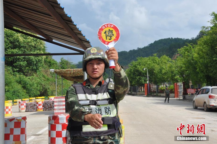중국-미얀마 국경검문소 대원들의 ‘마약 탐지법’, 그들이 사용하는 장비는?