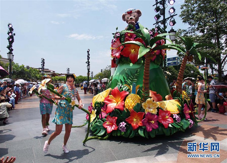 상하이 디즈니랜드, 여름 이벤트로 관광객들에게 시원함 선사