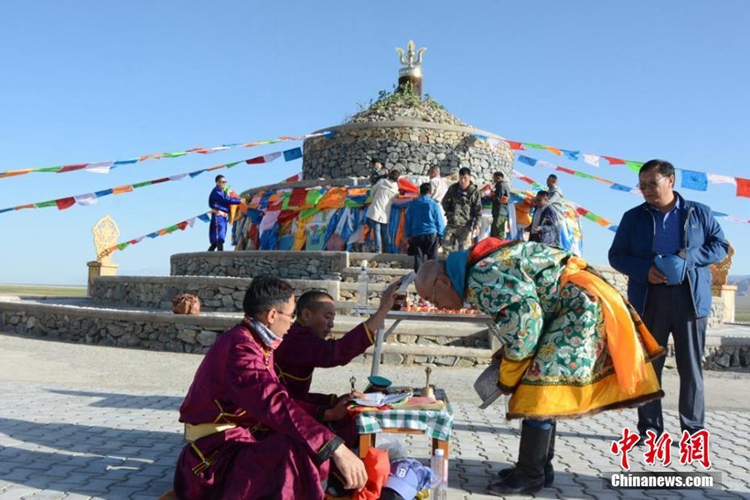 중국 간쑤 옌츠완: 여름철 개최되는 ‘나다무 대회’