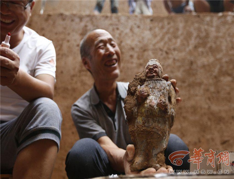 중국 산시 시셴 고분군 발굴 현장서 동로마제국 금화 출토